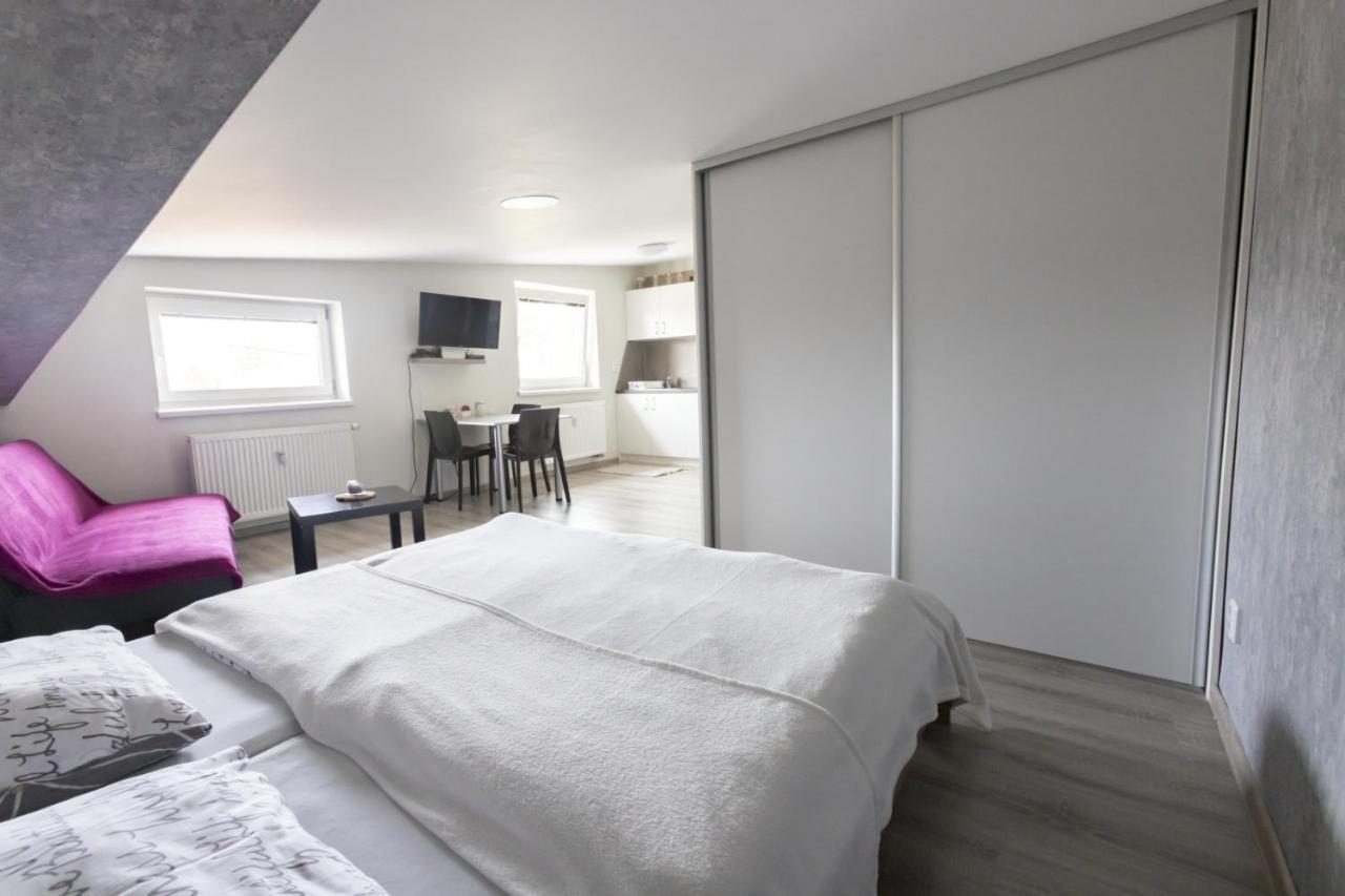 Apartmán Theo Veľký Slavkov Exterior foto