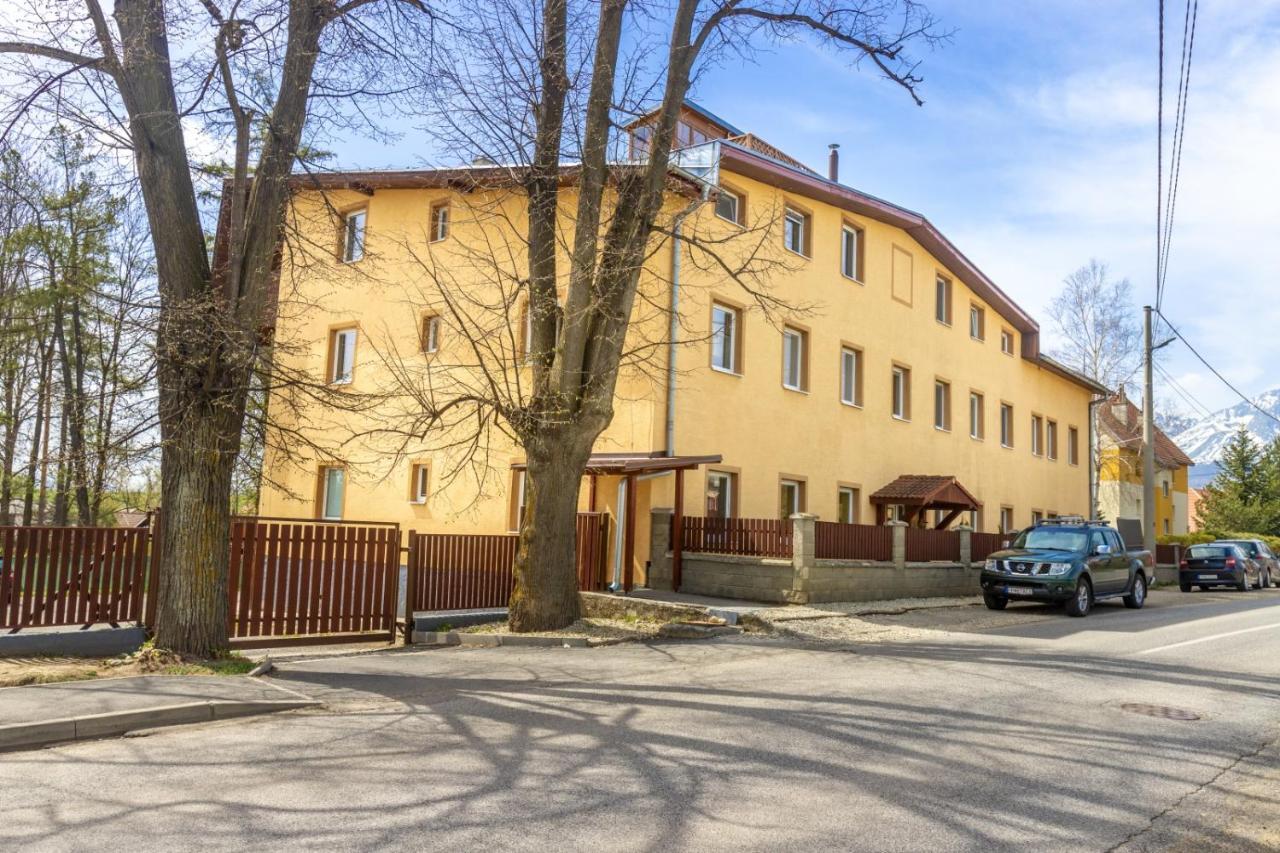 Apartmán Theo Veľký Slavkov Exterior foto