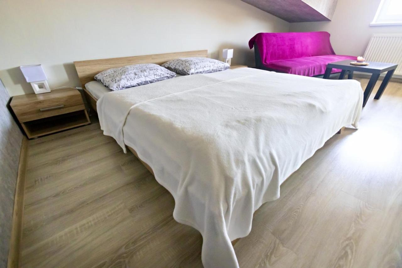 Apartmán Theo Veľký Slavkov Exterior foto
