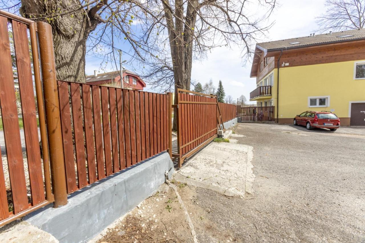 Apartmán Theo Veľký Slavkov Exterior foto